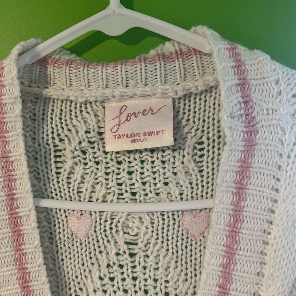 Authentic Taylor swift Women's Cream Heart Sweater size medium large - Picture 2 of 9